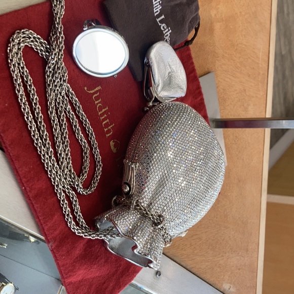 Judith Lieber handbag & gorgeous chain strap - Picture 9 of 10